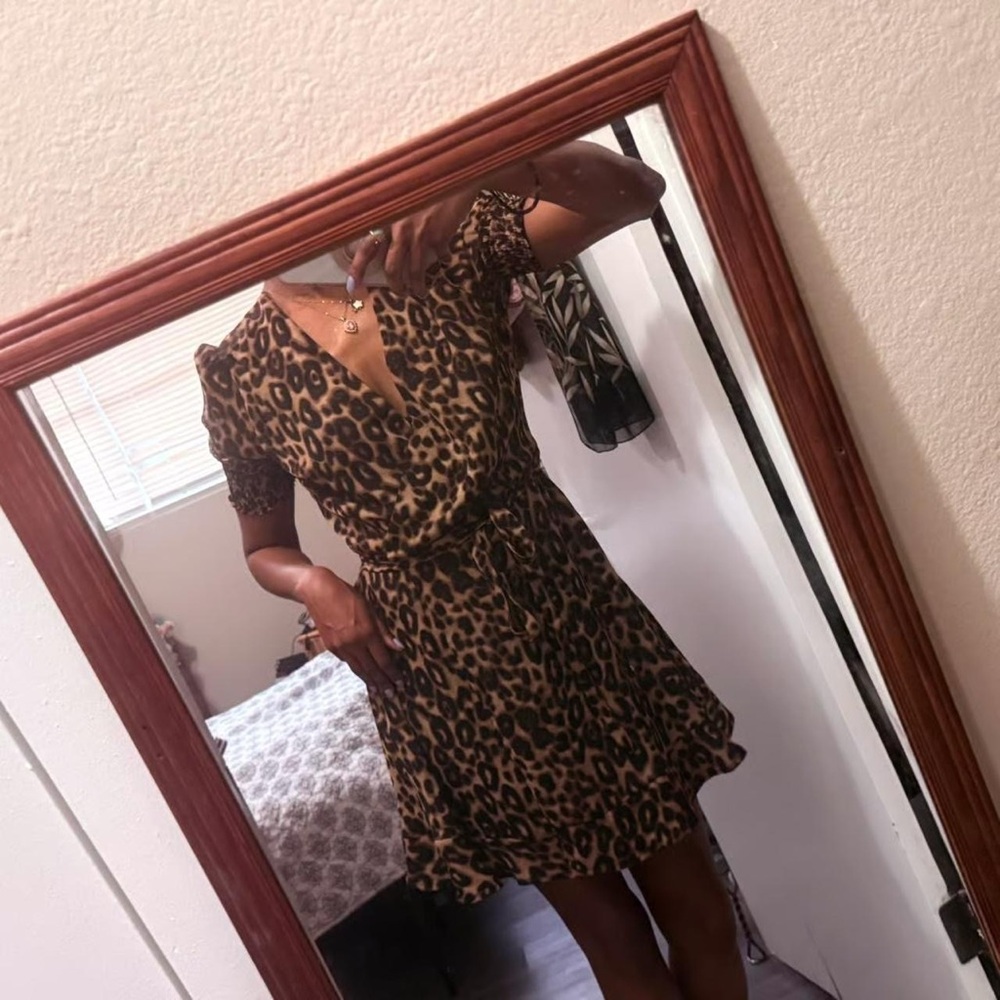 Puffed Sleeved Leopard Print Mini Wrap Dress